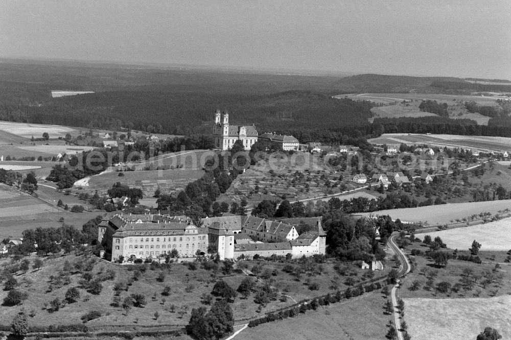 Ellwangen (Jagst) from the bird's eye view: Castle of Schloss ob Ellwangen in Ellwangen (Jagst) in the state Baden-Wuerttemberg, Germany