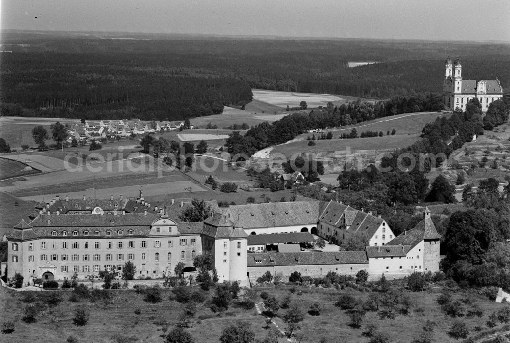 Ellwangen (Jagst) from the bird's eye view: Castle of Schloss ob Ellwangen in Ellwangen (Jagst) in the state Baden-Wuerttemberg, Germany