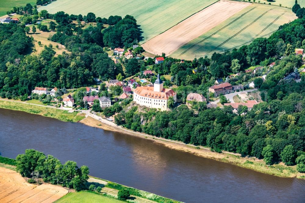 Aerial photograph Neuhirschstein - Castle of Schloss Hirschstein in Neuhirschstein in the state Saxony, Germany