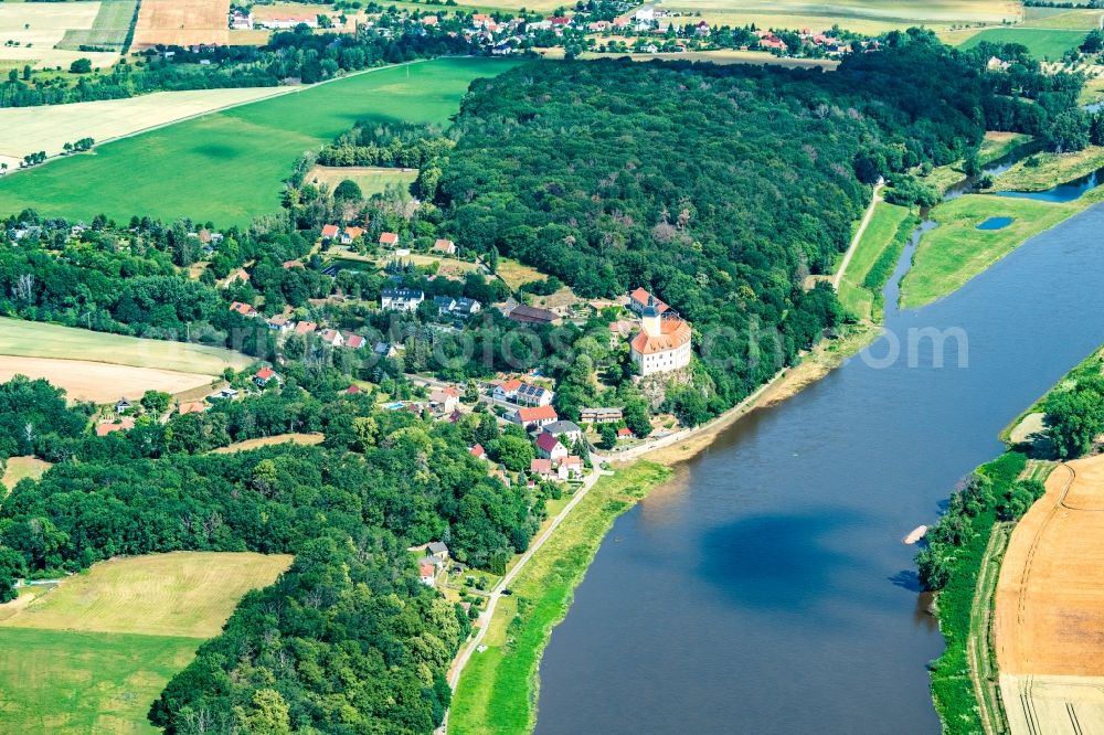 Neuhirschstein from the bird's eye view: Castle of Schloss Hirschstein in Neuhirschstein in the state Saxony, Germany