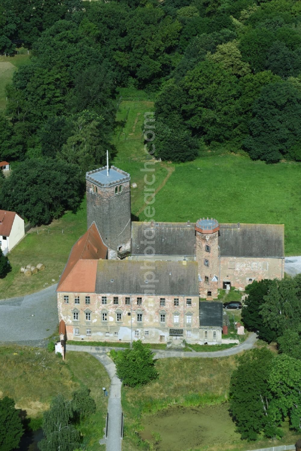 Aerial photograph Schnaditz - Castle of Schloss Schnaditz e.V. in Bad Dueben in the state Saxony