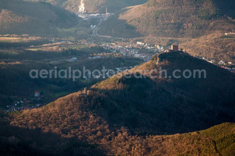 Aerial image Annweiler am Trifels - Castle Trifels in Annweiler am Trifels in the state Rhineland-Palatinate