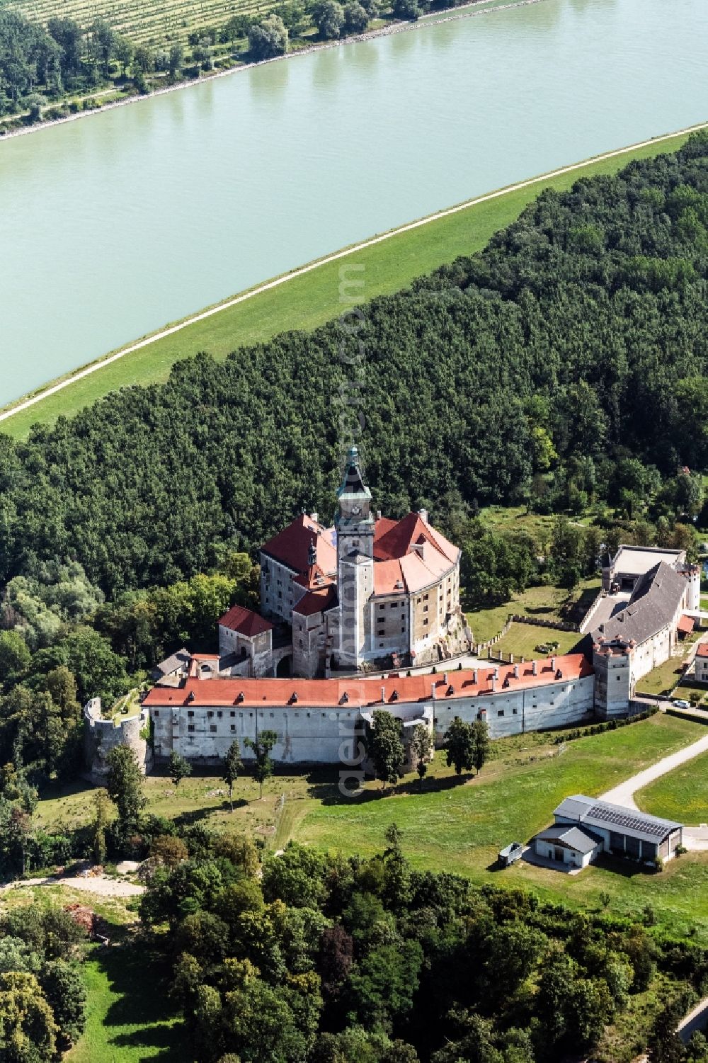 Aerial photograph Wallsee - Castle of Wallsee in Wallsee in Lower Austria, Austria