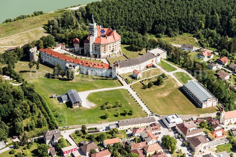 Wallsee from the bird's eye view: Castle of Wallsee in Wallsee in Lower Austria, Austria