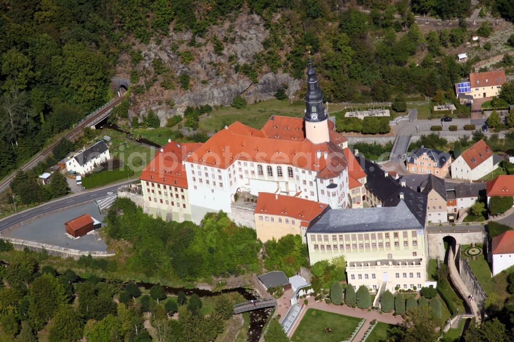 Weesenstein from the bird's eye view: Castle of Weesenstein in Weesenstein in the state Saxony, Germany