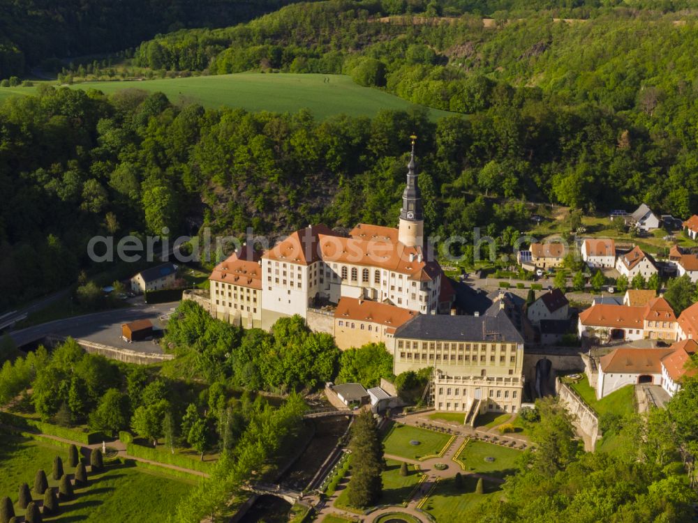 Aerial image Weesenstein - Weesenstein Castle rises on a rocky outcrop above the valley of the Mueglitz about 3 km south of Dohna in the Weesenstein district of the Mueglitztal municipality, in the federal state of Saxony, Germany