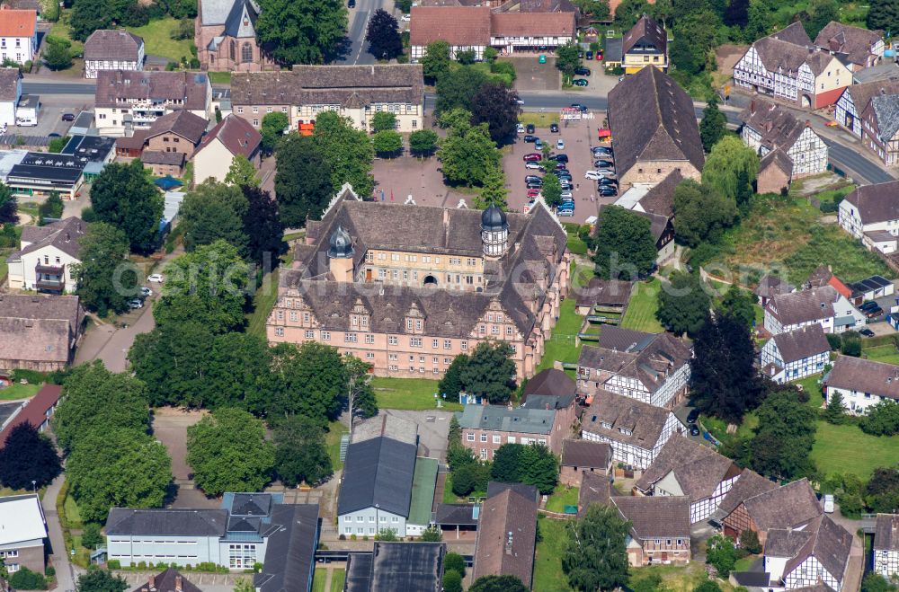 Aerial photograph Bevern - Castle of Weserrenaissance Schloss Bevern in Bevern in the state Lower Saxony, Germany