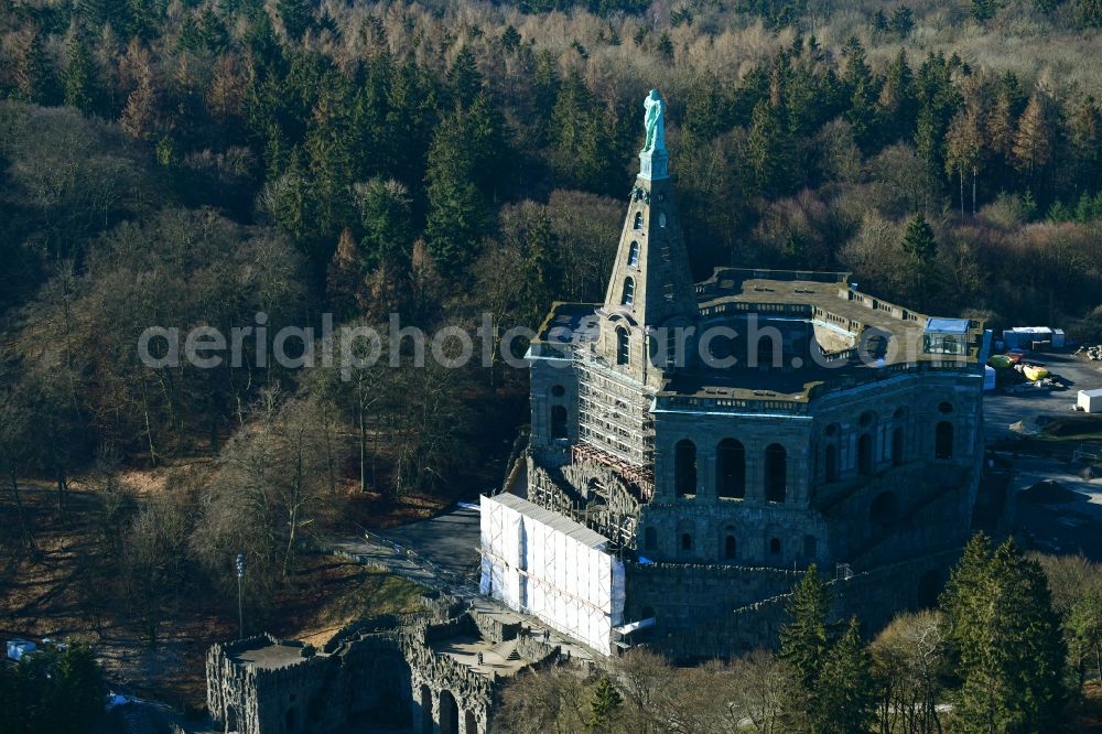 Aerial image Kassel - Castle of with Herkules on Schlosspark in the district Bad Wilhelmshoehe in Kassel in the state Hesse, Germany