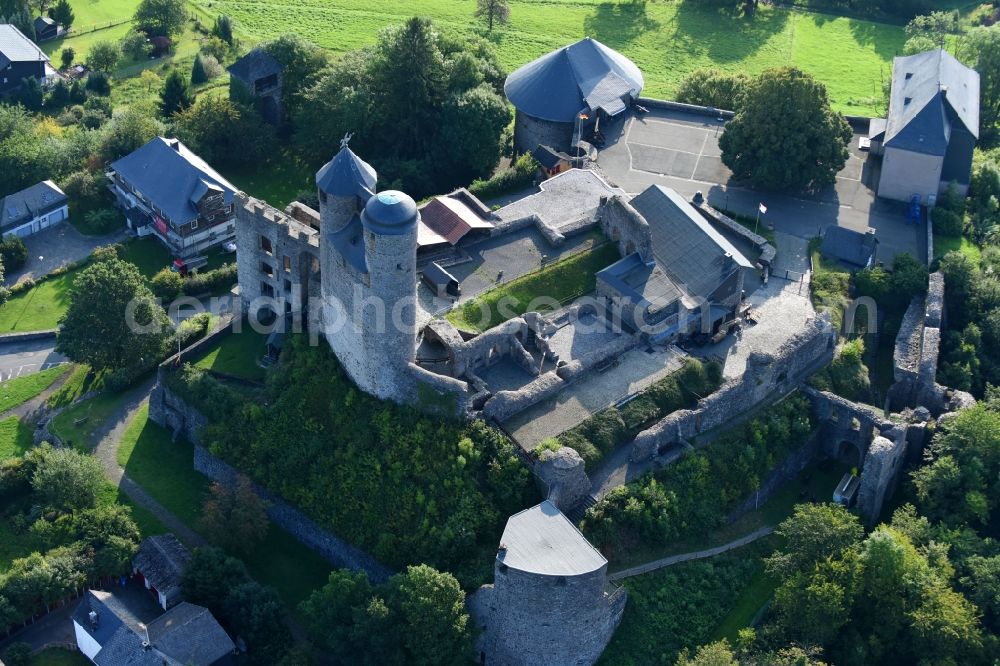 Aerial photograph Greifenstein - Castle of the fortress Burg Greifenstein in Greifenstein in the state Hesse, Germany