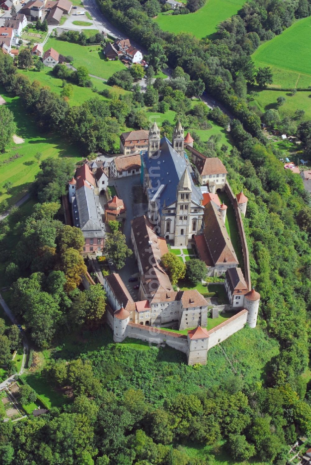 Schwäbisch Hall from the bird's eye view: Castle of the fortress Comburg in the district Steinbach in Schwaebisch Hall in the state Baden-Wuerttemberg, Germany