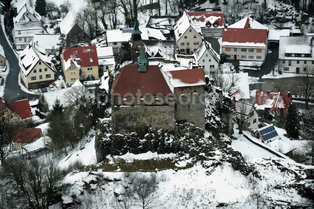 Aerial photograph Kirchensittenbach - Wintry snowy Castle of the fortress Felsburg om Hohenstein in Kirchensittenbach in the state Bavaria