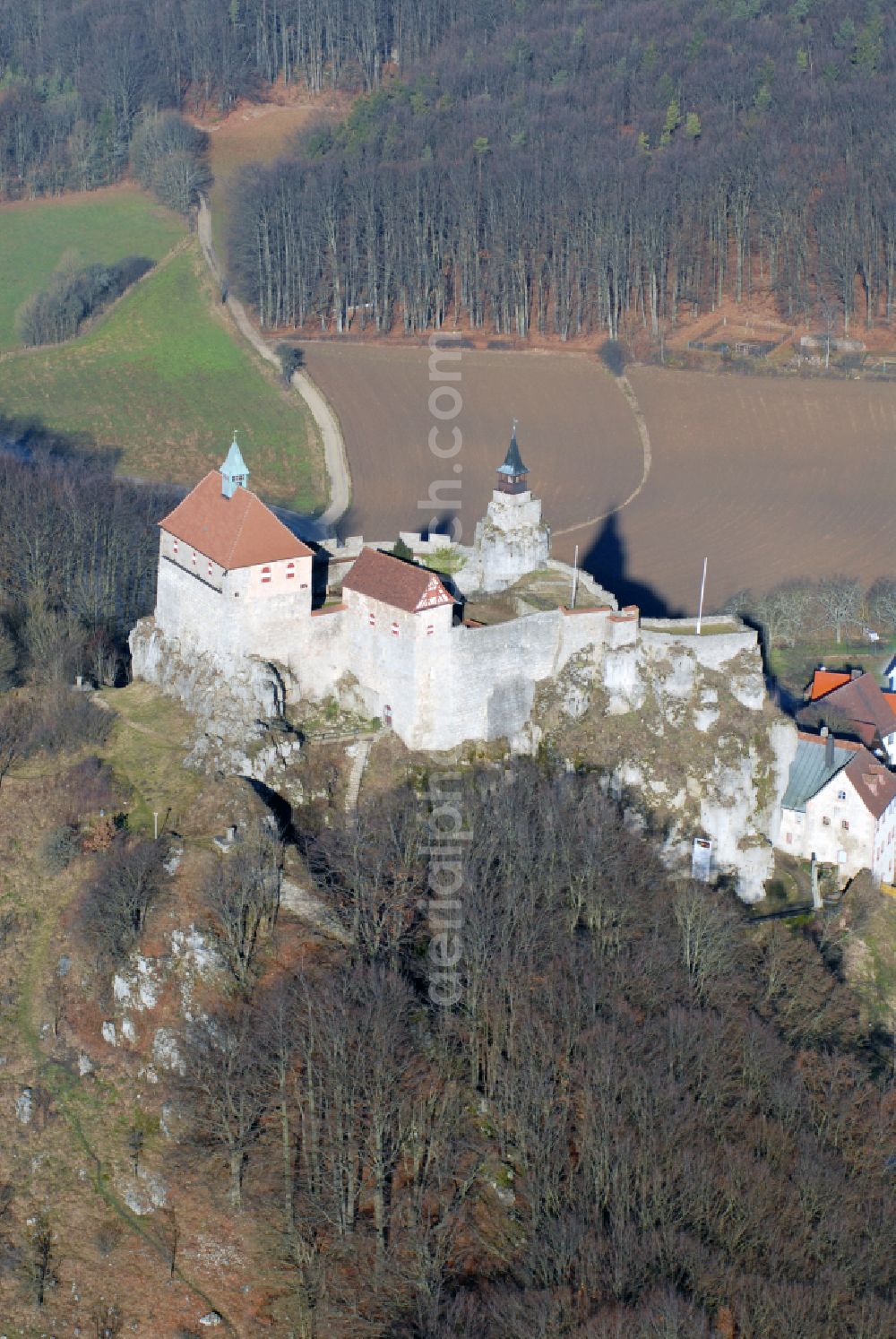 Kirchensittenbach from the bird's eye view: Castle of the fortress Hohenstein in Kirchensittenbach in the state Bavaria, Germany