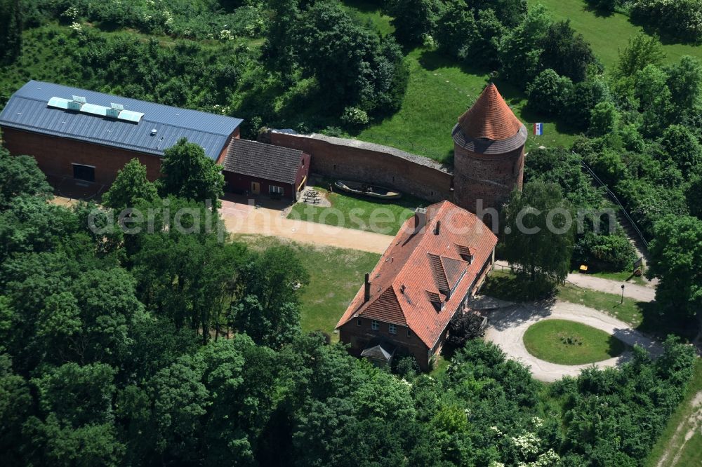 Aerial photograph Plau am See - Castle of the fortress Plauer Burg on Burgplatz in Plau am See in the state Mecklenburg - Western Pomerania