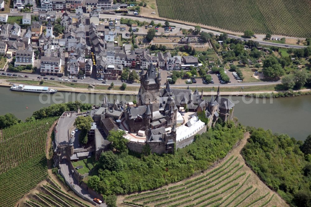 Cochem from the bird's eye view: Castle of the fortress Reichsburg Cochem in Cochem in the state Rhineland-Palatinate, Germany