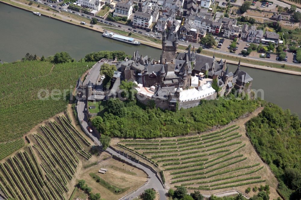 Aerial image Cochem - Castle of the fortress Reichsburg Cochem in Cochem in the state Rhineland-Palatinate, Germany