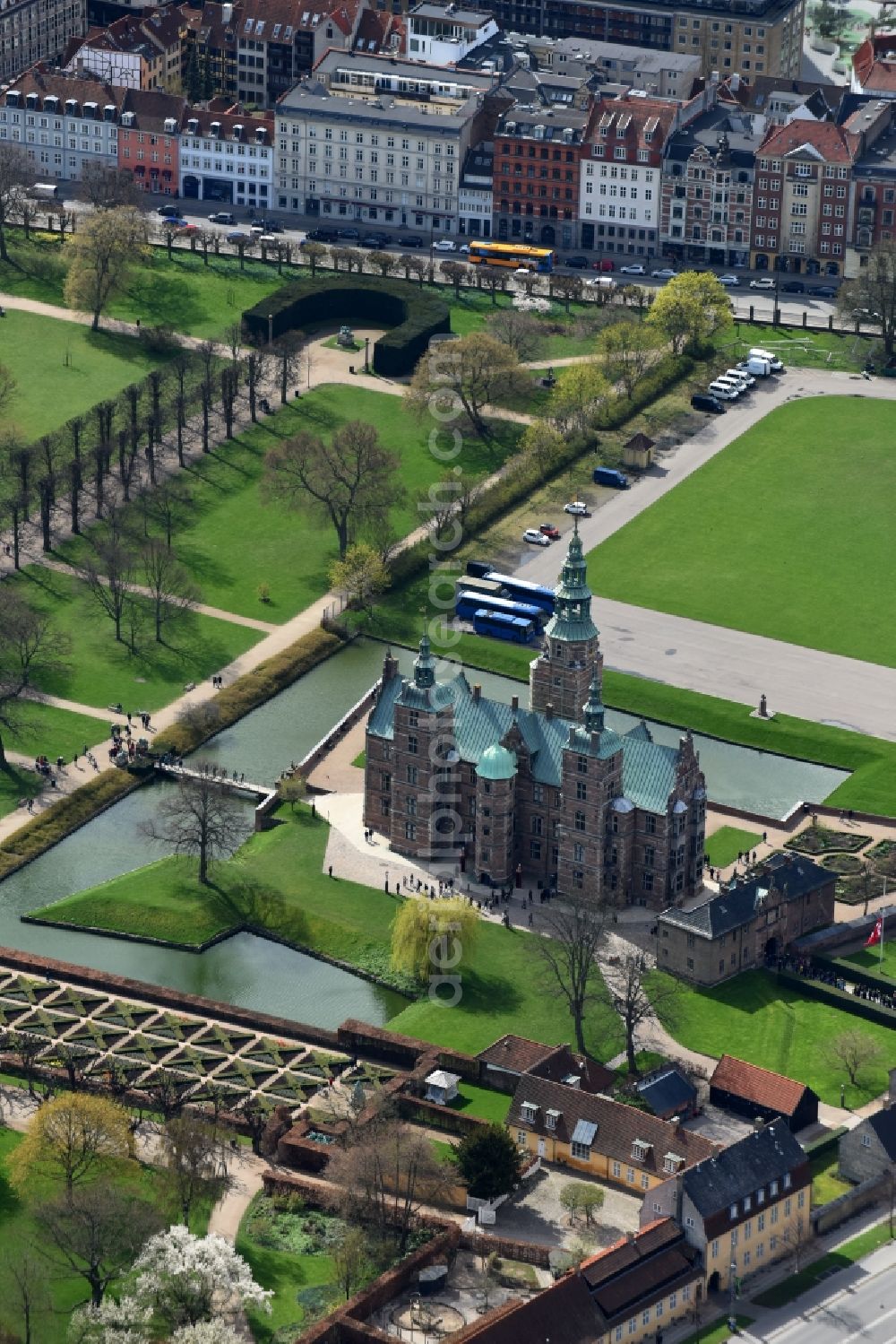 Aerial image Kopenhagen - Castle of the fortress Rosenborg Castle Oster Voldgade in Copenhagen in , Denmark