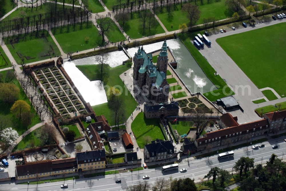 Aerial photograph Kopenhagen - Castle of the fortress Rosenborg Castle Oster Voldgade in Copenhagen in , Denmark