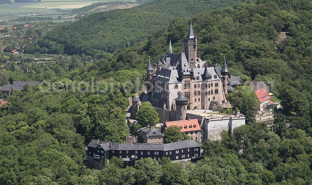 Wernigerode from the bird's eye view: Castle of the fortress Schloss Wernigerode in Wernigerode in the state Saxony-Anhalt, Germany