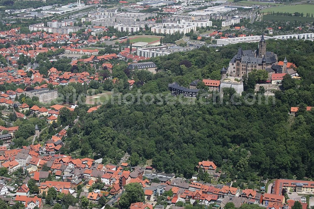 Wernigerode from the bird's eye view: Castle of the fortress Schloss Wernigerode in Wernigerode in the state Saxony-Anhalt, Germany