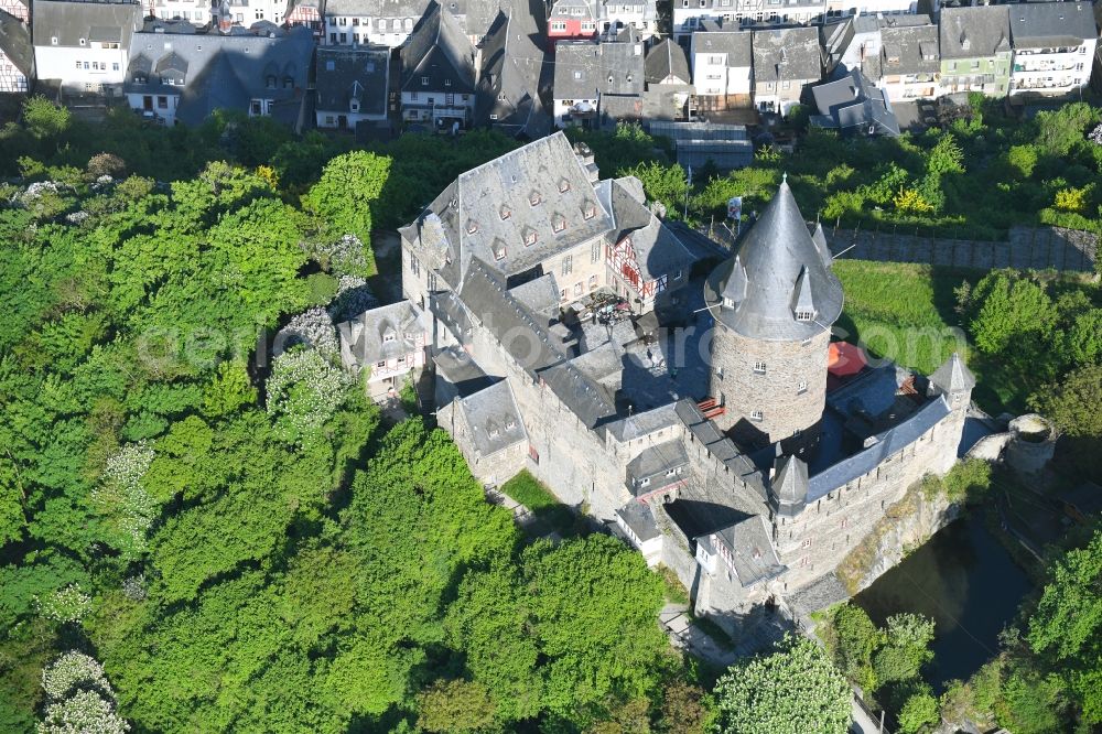 Bacharach from the bird's eye view: Castle of the fortress Stahleck in Bacharach in the state Rhineland-Palatinate, Germany