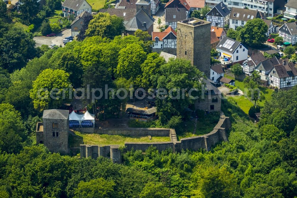 Aerial photograph Hattingen - Castle of the fortress mit Wehrturm Blankenstein in Hattingen in the state North Rhine-Westphalia