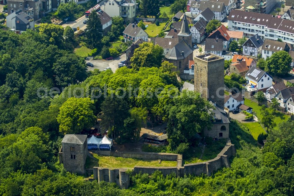 Hattingen from above - Castle of the fortress mit Wehrturm Blankenstein in Hattingen in the state North Rhine-Westphalia