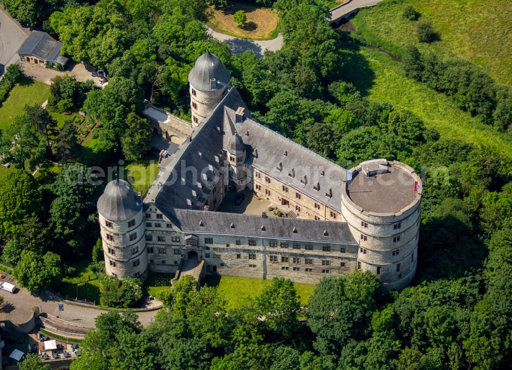 Aerial photograph Büren - Castle of the fortress Wewelsburg on Burgwall in Bueren in the state North Rhine-Westphalia