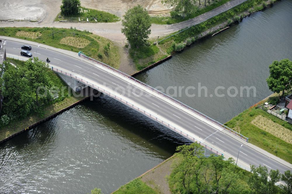 Aerial image Burg - Blick auf die Burger Strassenbrücke über den Elbe-Havel-Kanal an der Niegripper Chausee (L52) in Burg / Sachsen-Anhalt. View of the Burger Street bridge over the Elbe-Havel canal to the Niegripper Chausee (L52) in Burg, Saxony-Anhalt.