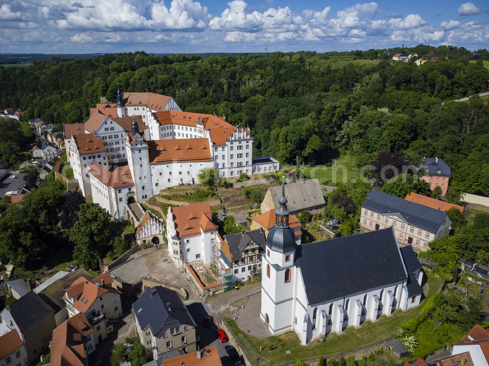 Colditz from the bird's eye view: Walls of the castle complex on the plateau and castle on street Schlossgasse in Colditz in the state Saxony, Germany