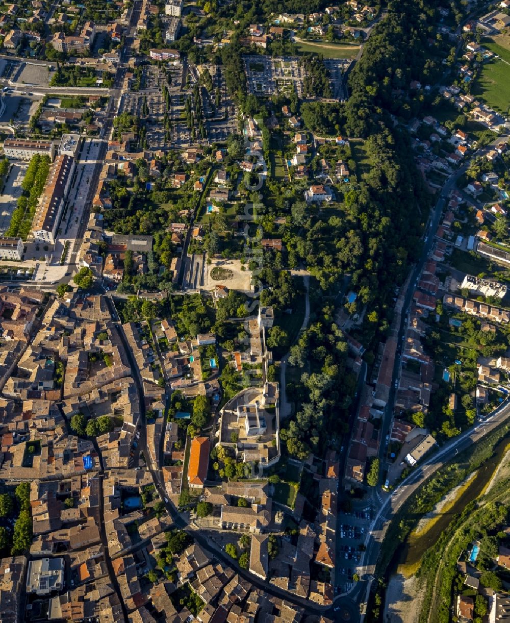 Montélimar from the bird's eye view: Ruined castle of Chateau des Adhemar in Montelimar in the province of Rhone-Alpes in France