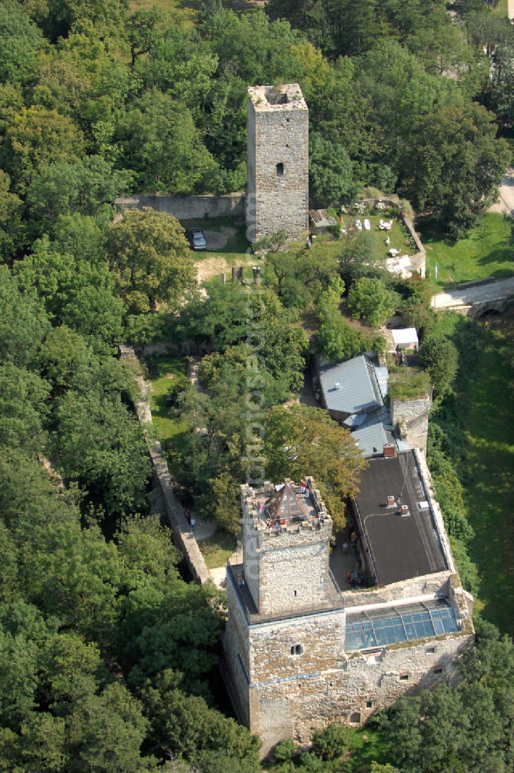 Aerial photograph Eckartsberga Eckartsberga Eckartsberga Eckartsberga - Strasse der Romanik: Die Eckartsburg liegt auf einem Bergrücken oberhalb der Kleinstadt Eckartsberga im Burgenlandkreis, am Südrand der Finnelandschaft im Naturpark Saale-Unstrut-Triasland, nahe der Landesgrenze Sachsen-Anhalts zu Thüringen. Homepage: