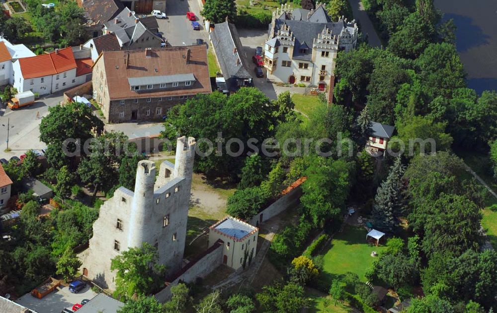 Aerial photograph Saalfeld - 30.06.2006 Saalfeld Blick auf die Burgruine Hoher Schwarm in der Schwarmgasse in 07318 Saalfeld Achim Walder: