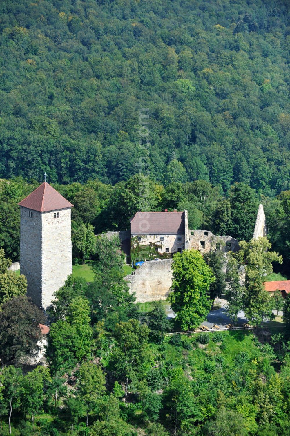 Ostheim v.d. Rhön from above - Burgruine Lichtenburg bei Ostheim vor der Rhön in Bayern. Castle ruin Lichtenburg near by Ostheim in Bavaria.