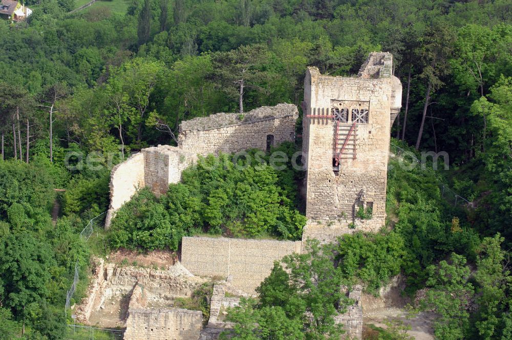 Jena from the bird's eye view: Blick auf die Burgruine Lobdeburg bei Lobeda, einem Ortsteil von Jena. Die noch vorhandenen baulichen Reste, der aus dem frühen 12. Jahrhundert stammenden Burg, zählen zu den bedeutendsten frühen Zeugnissen romanischer Profanbaukunst in Thüringen. View of the castle ruins of Lobdeburg in Lobeda, a district of Jena. The existing architectural remains of the early 12th -Century castle, are among the most important early evidence of Romanesque secular architecture in Thuringia.