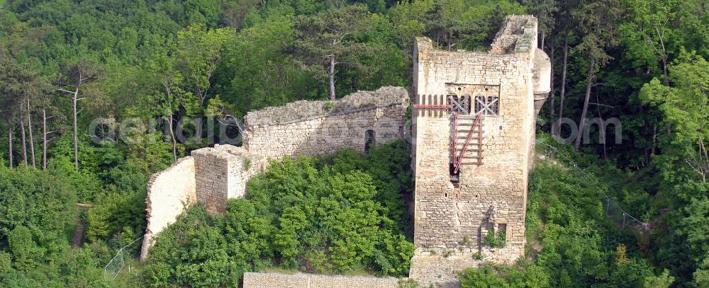 Aerial image Jena - Blick auf die Burgruine Lobdeburg bei Lobeda, einem Ortsteil von Jena. Die noch vorhandenen baulichen Reste, der aus dem frühen 12. Jahrhundert stammenden Burg, zählen zu den bedeutendsten frühen Zeugnissen romanischer Profanbaukunst in Thüringen. View of the castle ruins of Lobdeburg in Lobeda, a district of Jena. The existing architectural remains of the early 12th -Century castle, are among the most important early evidence of Romanesque secular architecture in Thuringia.