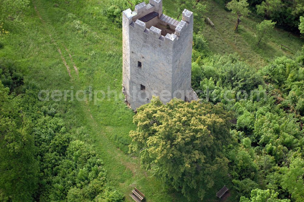 Aerial image Tautenburg - Blick auf die Burgruine Tautenburg. Die Burgruine liegt etwa elf Kilometer nordöstlich von Jena inmitten des Tautenburger Forstes auf einem kleinen Bergsporn und besteht seit etwa dem 12. Jahrhundert. View of the ruins castle ruin of Tautenburg. The castle is situated about seven miles northeast of Jena in the middle of the Tautenburg forest on a small mountain spur and has existed since about the 12th Century.