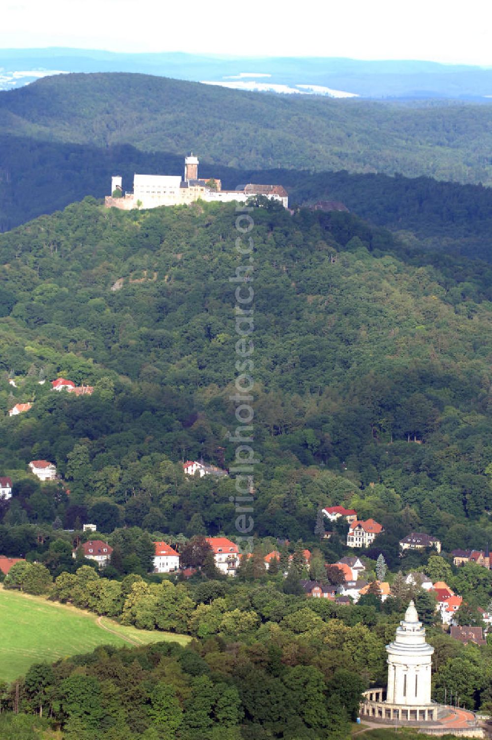 Aerial image Eisenach - Blick vorbei am Burschenschaftsdenkmal über Eisenach mit dem Thüringer Wald auf die Wartburg-Stiftung Eisenach., Weltkulturerbe der Unesco.