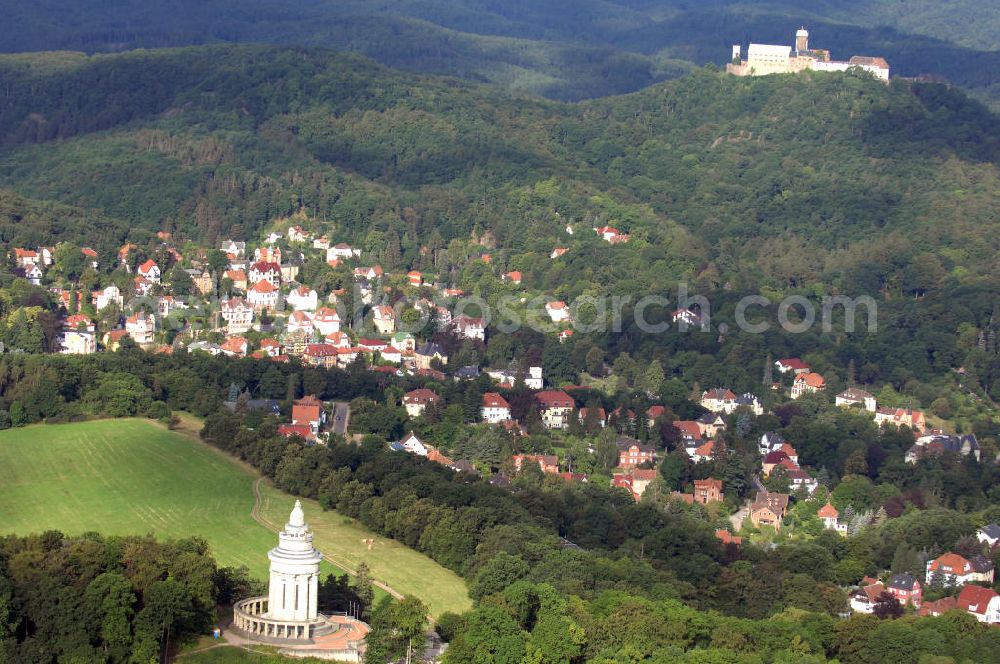 Eisenach from the bird's eye view: Blick vorbei am Burschenschaftsdenkmal über Eisenach mit dem Thüringer Wald auf die Wartburg-Stiftung Eisenach., Weltkulturerbe der Unesco.