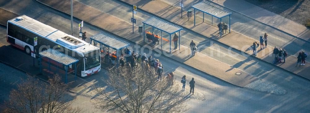 Werl from the bird's eye view: Central Bus Station for Public Transportation Verkehrsgesellschaft Breitenbach mbH & Co. KG on Grafenstrasse in Werl in the state North Rhine-Westphalia, Germany