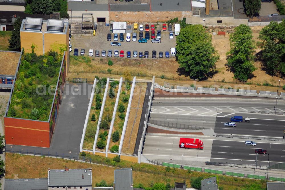 Aerial image Berlin - Blick auf den Buschkrugtunnel. Der Tunnel der A100 Ortsteil Britz erweitert den bestehenden westlichen Stadtring bis zur Buschkrugallee. Am Britzer Damm entstand eine Anschlussstelle mit zwei Parallelrampen von und nach Tempelhof. Der Tunnel endet an der Buschkrugallee, einer wichtigen Ausfallstraße des Berliner Verkehrsnetzes.