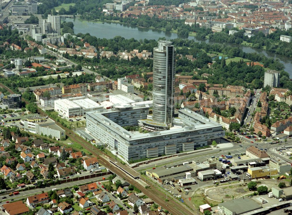 Aerial photograph Nürnberg - Im Jahr 2000 wurde dieser Büroturm der Nürnberger Versicherung eröffnet. Bis zur Aussichtsplan ist er 135 m hoch, die Spitze reicht bis 163 Meter. Er gilt als zweithöchstes Bürogebäude Bayerns.