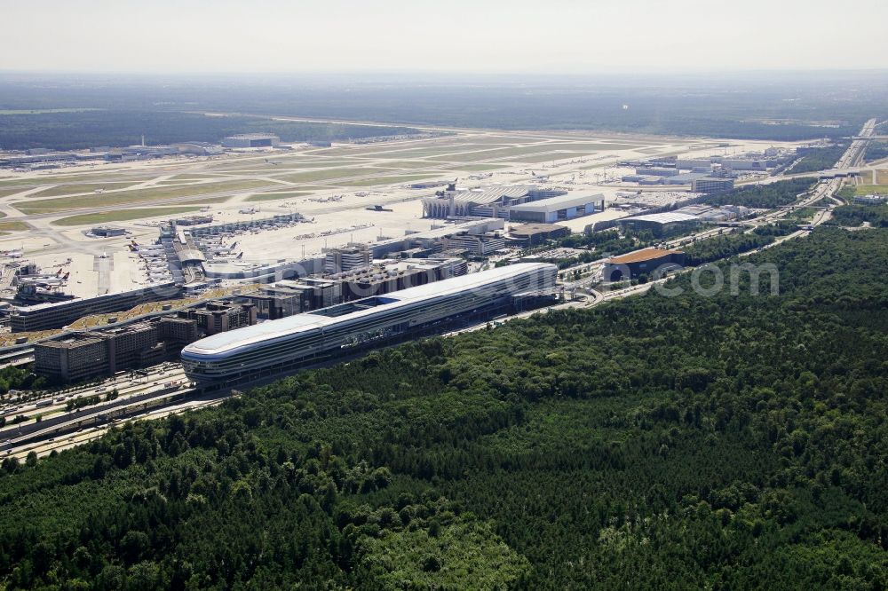 Frankfurt am Main from the bird's eye view: View of the Business Center The Squair, formerly known as Airrail Center Frankfurt. The main investor for the futuristic project is the IVG Immobilien AG