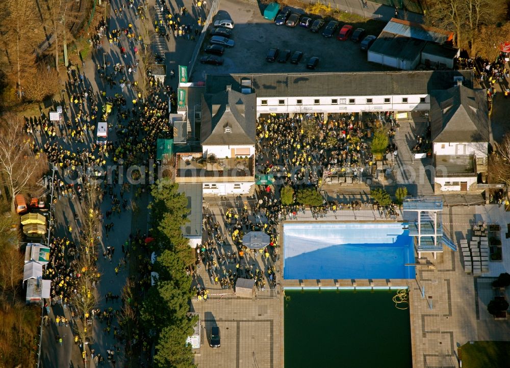 Dortmund from above - View of Borussia Dortmund fans at the open air bath Volkspark in Dortmund in the state of North Rhine-Westphalia