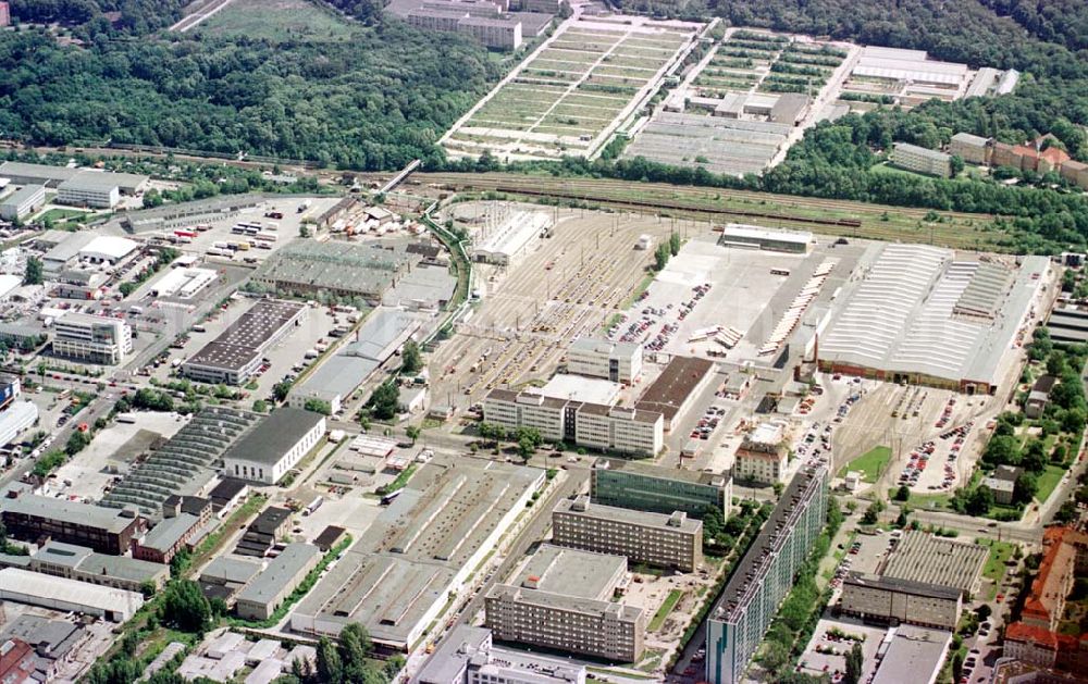 Berlin-Lichtenberg from above - BVG-Straßenbahn- und Busdepot in der Siegfriedstraße in Berlin-Lichtenberg.