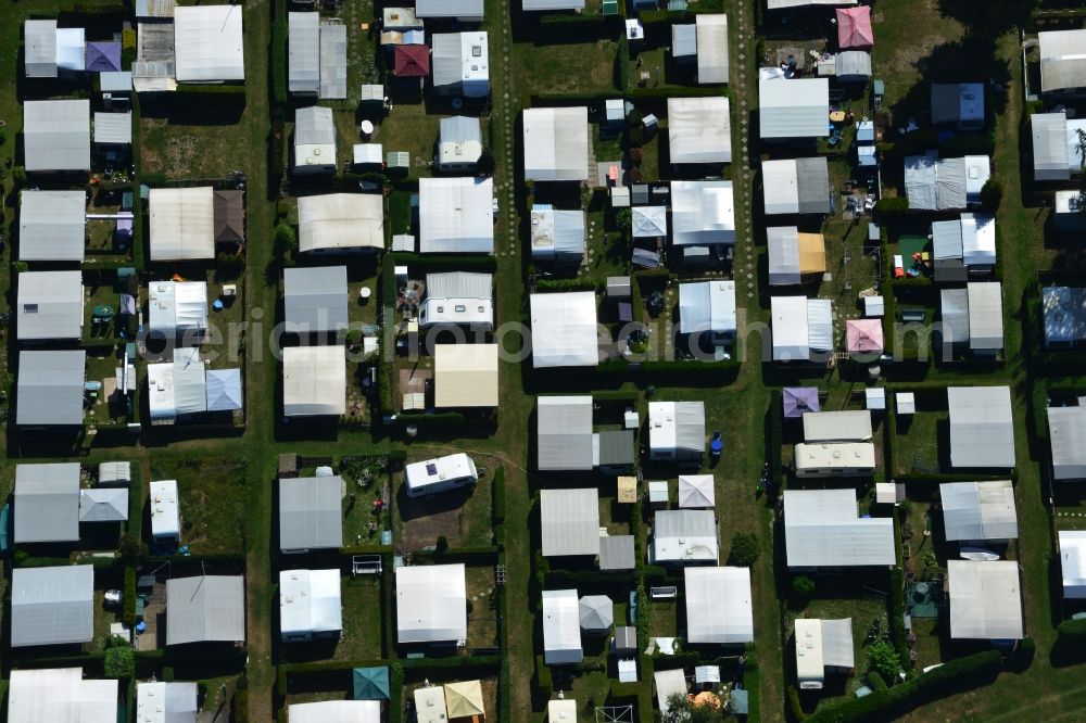 Magdeburg Barleben from the bird's eye view: Camping with caravans and tents in Magdeburg Barleben in the state Saxony-Anhalt