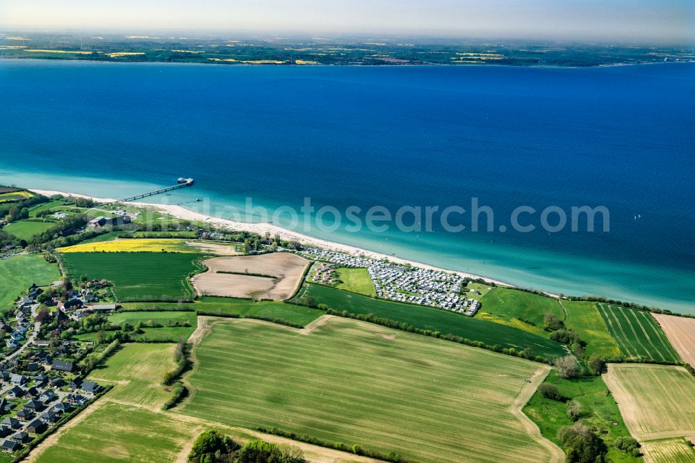 Aerial image Schwedeneck - Campsite with caravans and tents in the coastal area Campingplatz Surendorf in Schwedeneck in the state Schleswig-Holstein, Germany