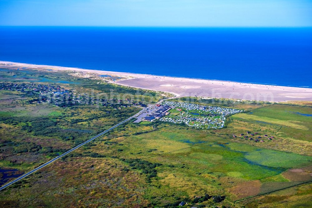 Aerial image Römö - Campsite with caravans and tents in the coastal area First Camp Lakolk Strand - Roemoe on street Lakolk Camping in Roemoe at the island Roemoe in Syddanmark, Denmark