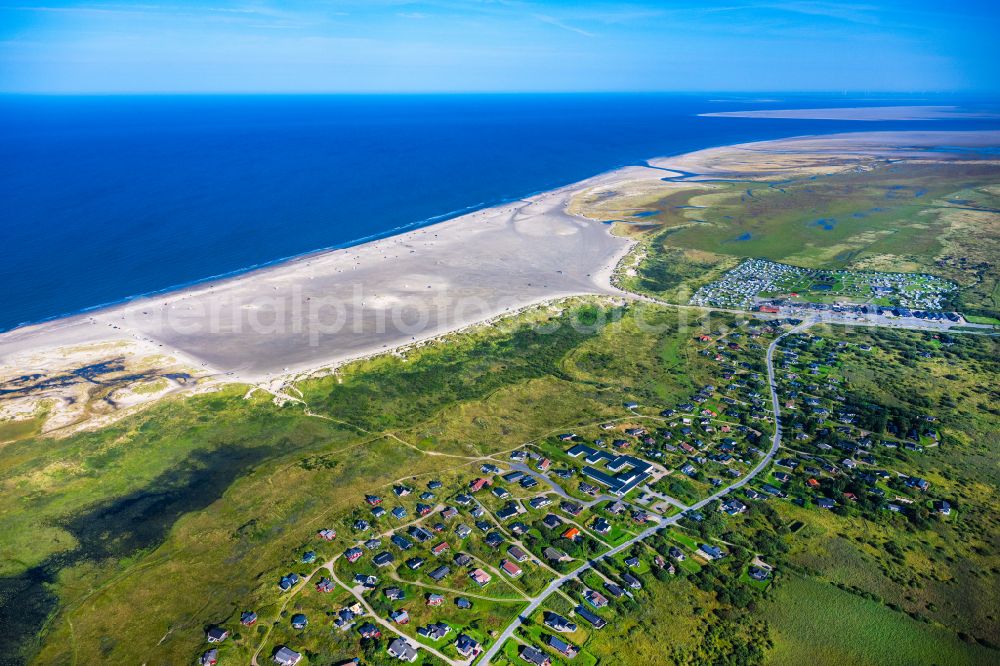 Aerial image Römö - Campsite with caravans and tents in the coastal area First Camp Lakolk Strand - Roemoe on street Lakolk Camping in Roemoe at the island Roemoe in Syddanmark, Denmark