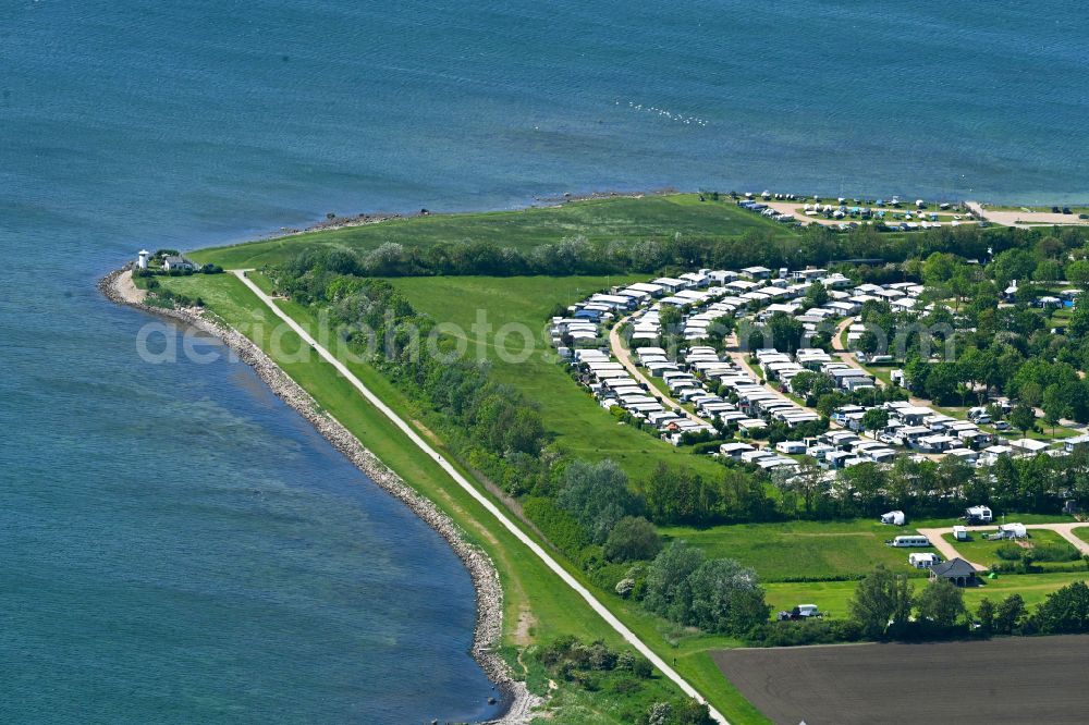 Aerial image Struckkamphuk - Campsite with caravans and tents in the coastal area of the Baltic Sea on the street Strukkamp in Fehmarn on the island of Fehmarn in the federal state of Schleswig-Holstein, Germany