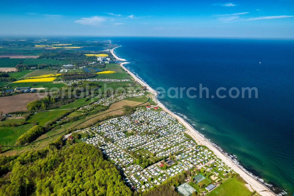 Aerial photograph Waabs - Campsite with caravans and tents in the coastal area of Baltic Sea on street Booknis in Waabs in the state Schleswig-Holstein, Germany